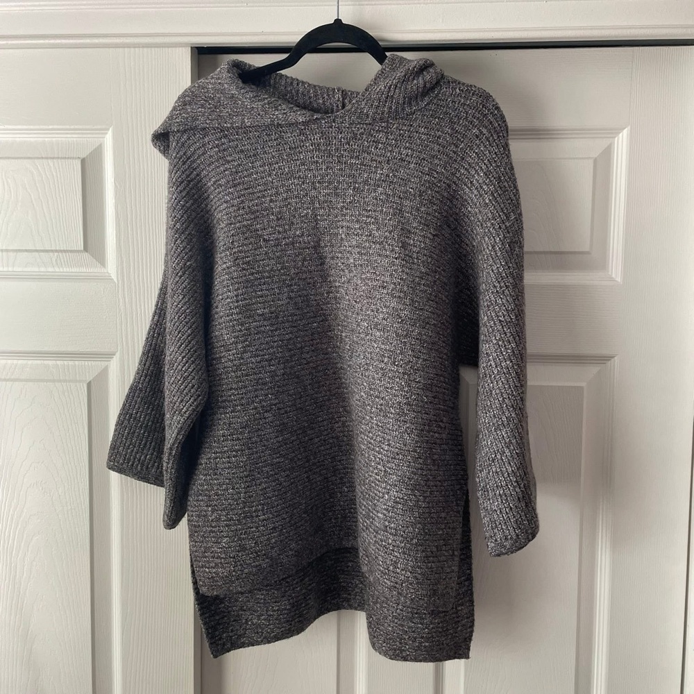 Old Navy Grey Hooded Sweater